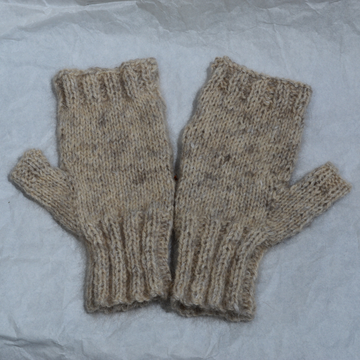 Angora rabbit wool gloves - UK National Angora Rabbit Club